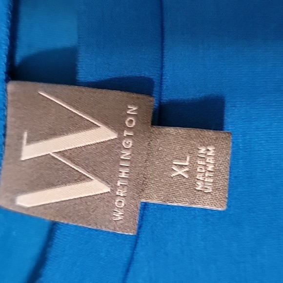 Blue top - Picture 3 of 4